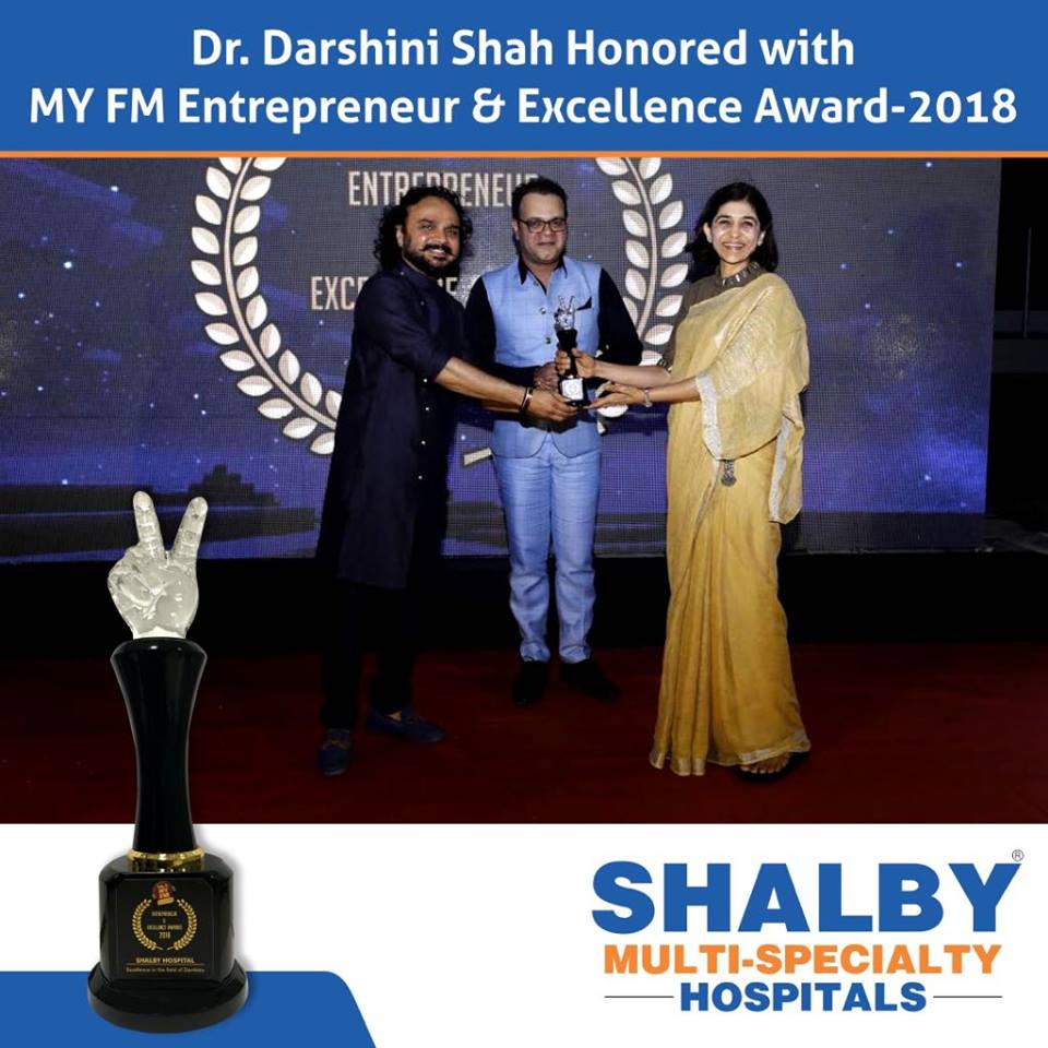 Dr. Darshini Shah Honored with MY FM Entrepreneur & Excellence Award – 2018